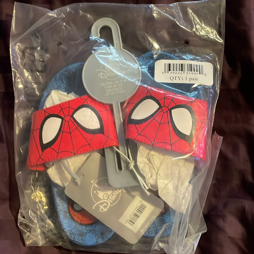 Spiderman size 9/10 brand new slides